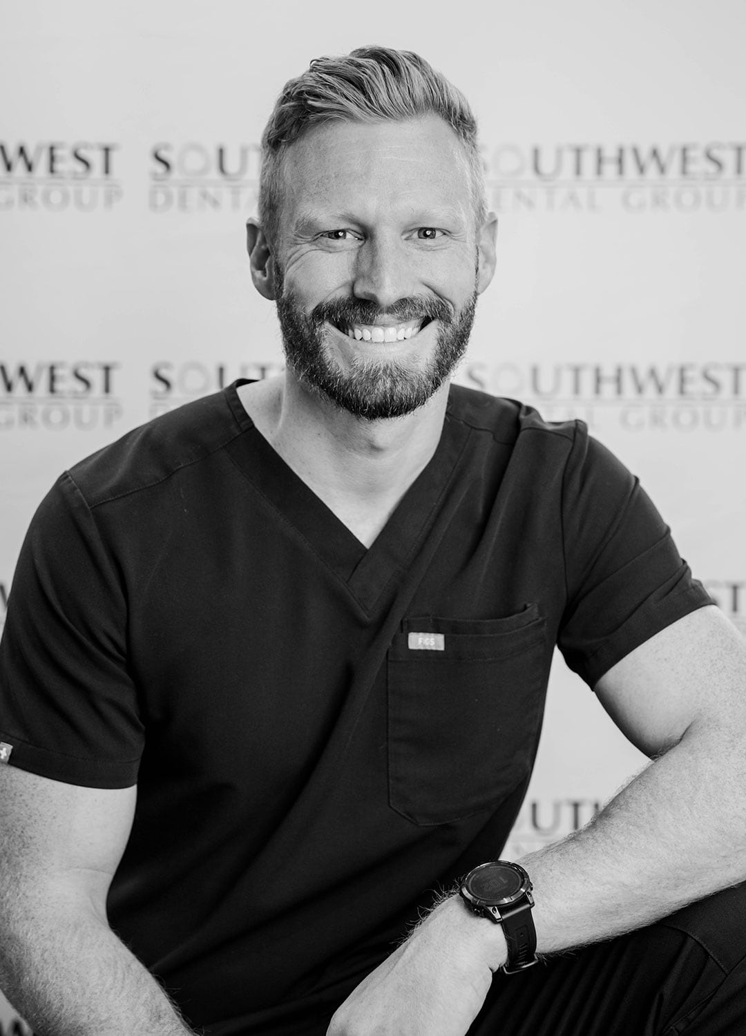 Visit our family and cosmetic dental office in Orland Park, IL today and meet Dr. Matthew Pearce, recommended family dentist in Orland Park, IL. Let Dr. Matthew Pearce, experienced cosmetic dentist in 60467, help you get a brighter and healthier smile than ever before near Orland Park, IL. Meet Dr. Matthew Pearce in Orland Park, IL